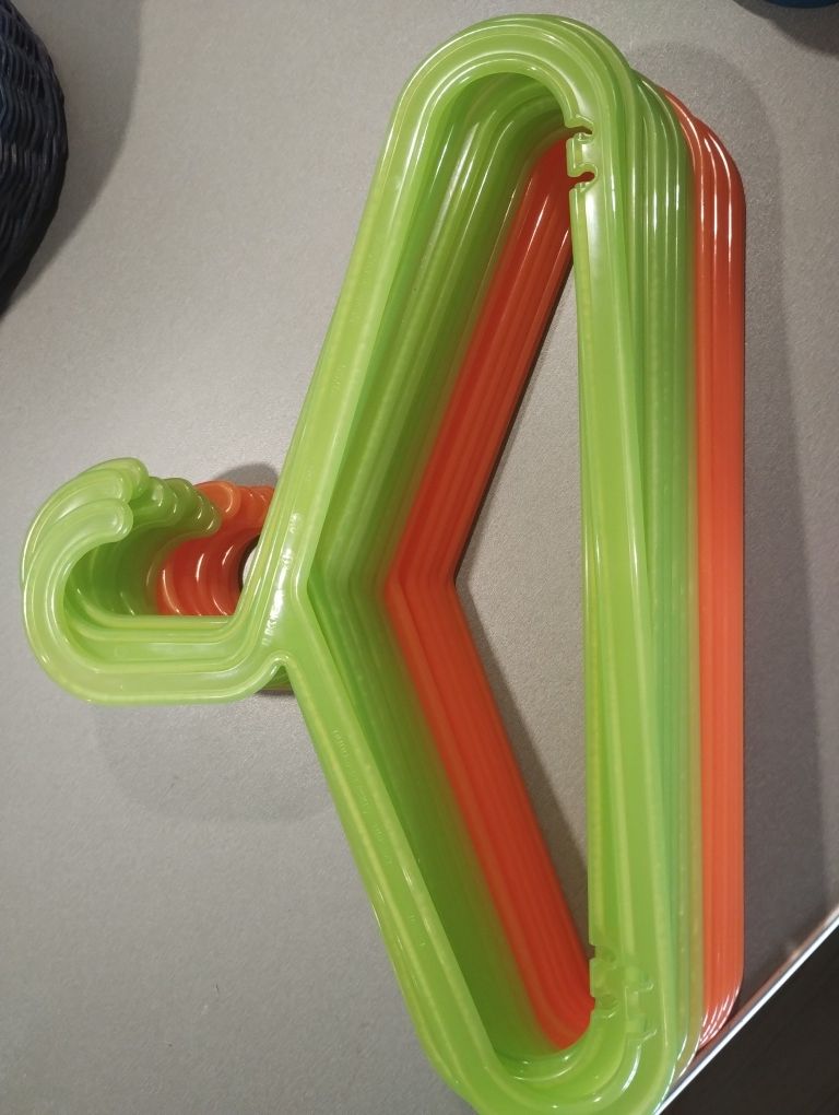 Wieszaki na ubrania dziecięce Ikea 15 sztuk