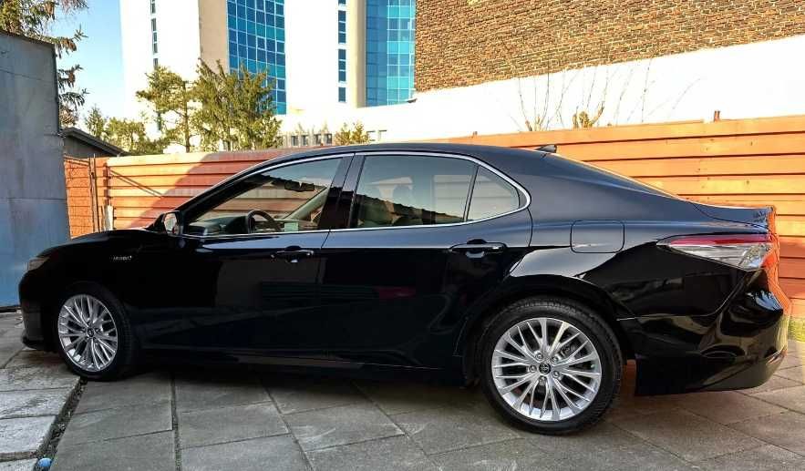 Toyota Camry 2.5 Hybrid Executive CVT