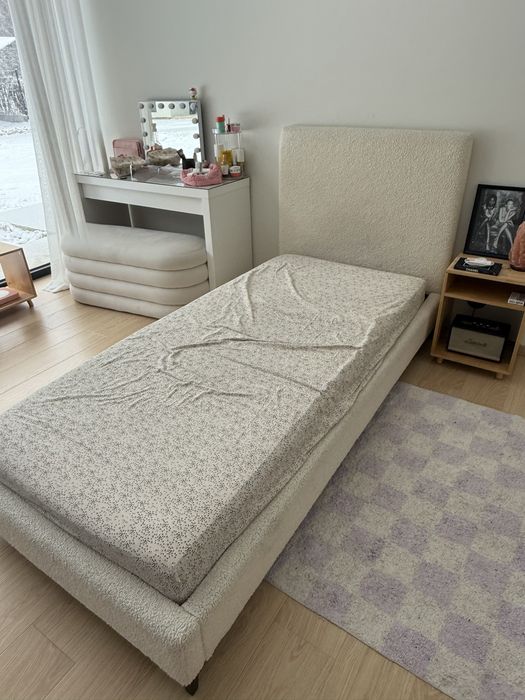 Łózko młodzieżowo marki Jotex Boucla 200x90 z materacem IKEA