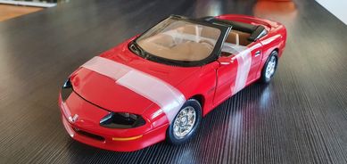 1:18 Ertl Chevrolet Camaro Z28 (1996) nowy