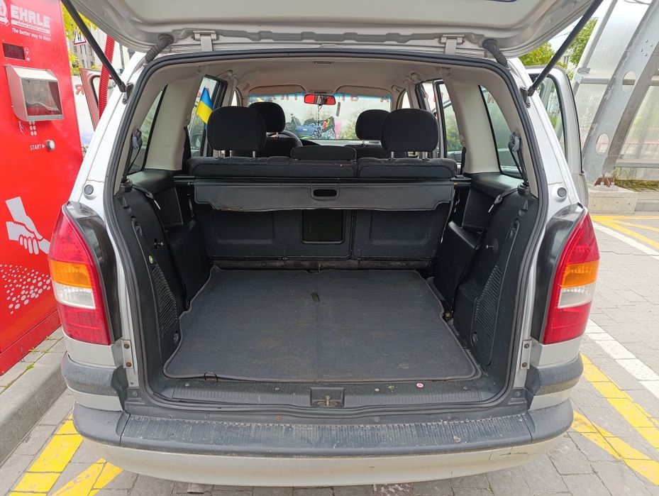 Авто Opel Zafira A