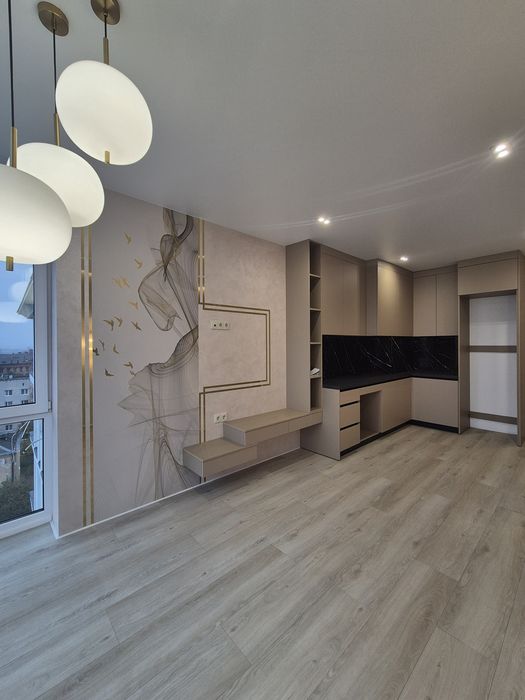 Продам квартиру з дизайнерських ремонтом