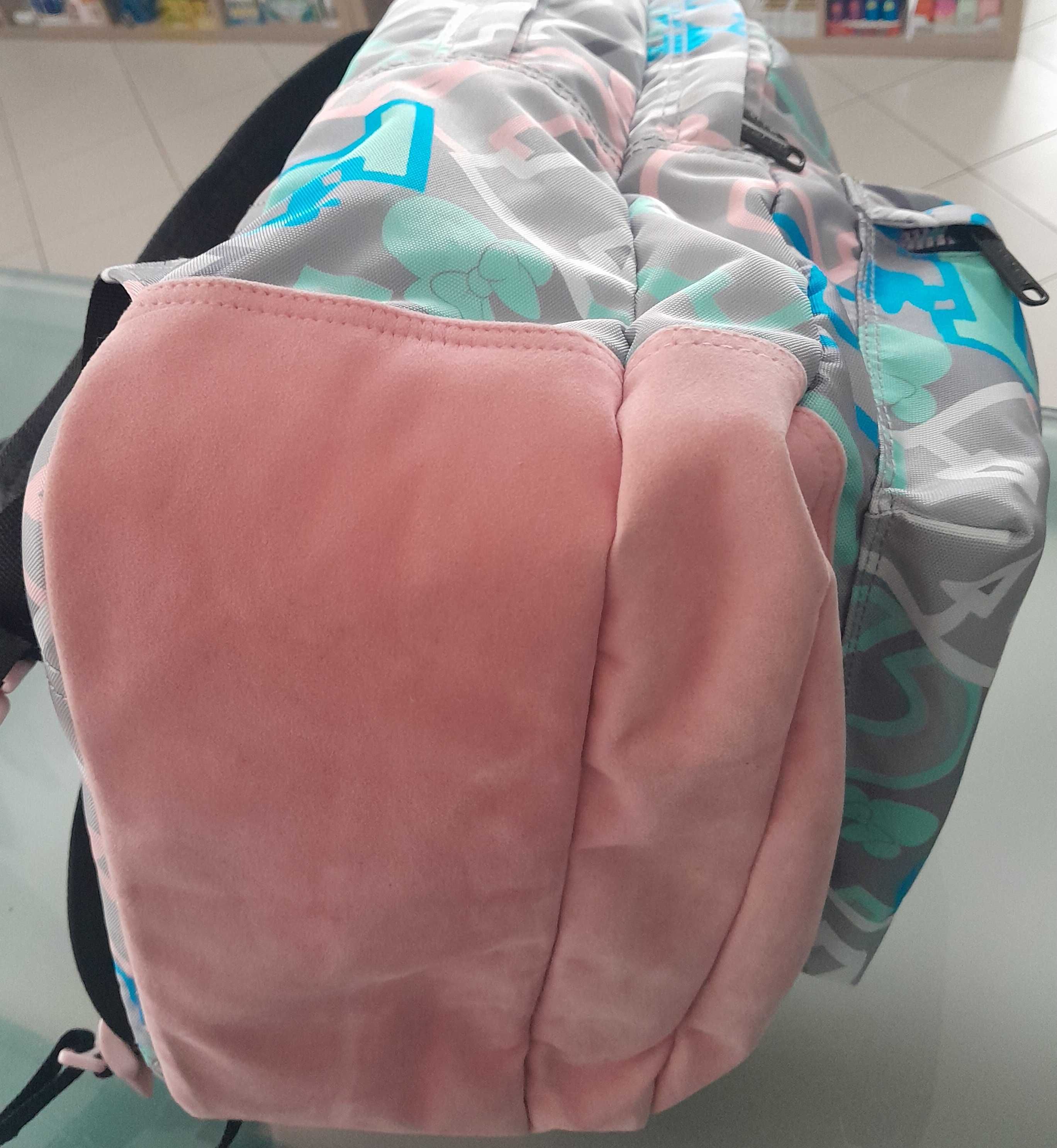 Mochila Minie nova com etiqueta