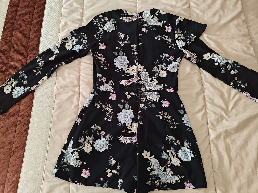 Macacão flores Bershka
