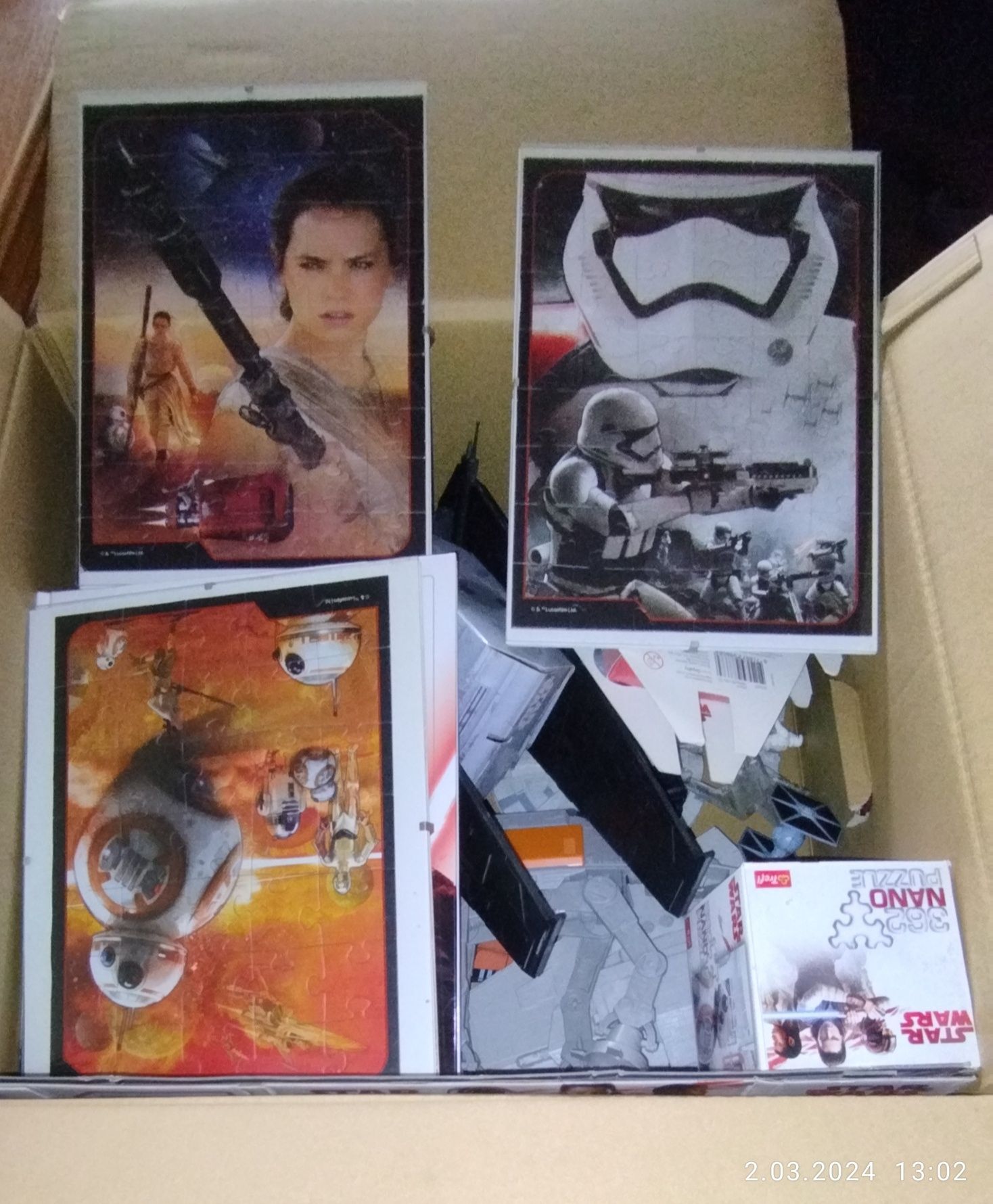 Star Wars figurki, puzzle itp.