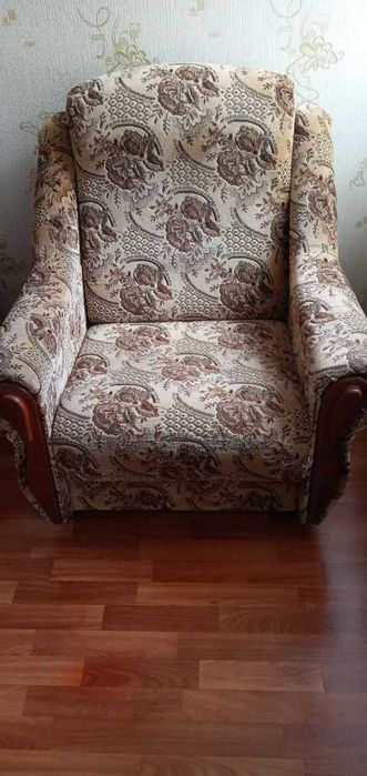 Продам крісло в гарному стані
