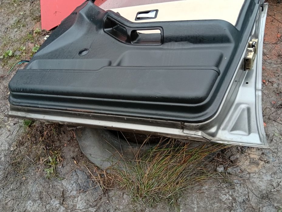 Продам двери ауди 80 Б3