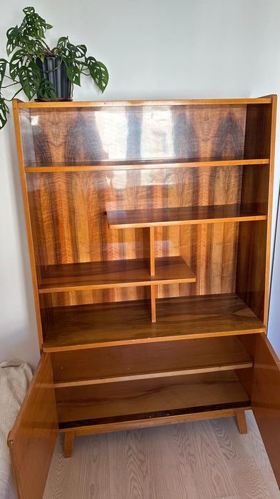 Regał Bilea z lat 60. – oryginalny mebel vintage
