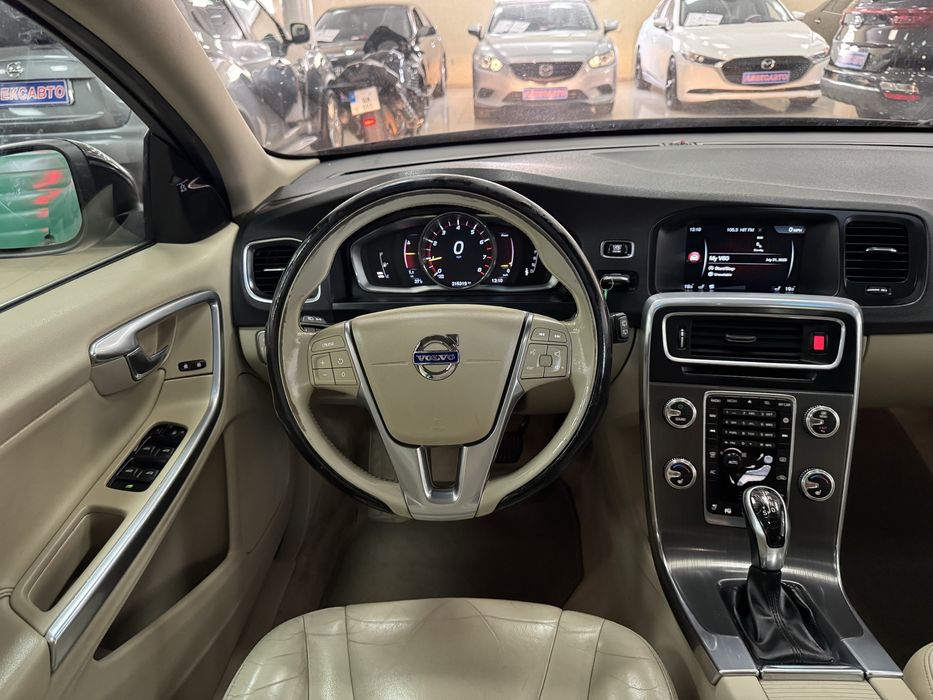 Volvo V60 Т5 2.0і 16V 8АКПП 2016 р.в. (245 к.с.)