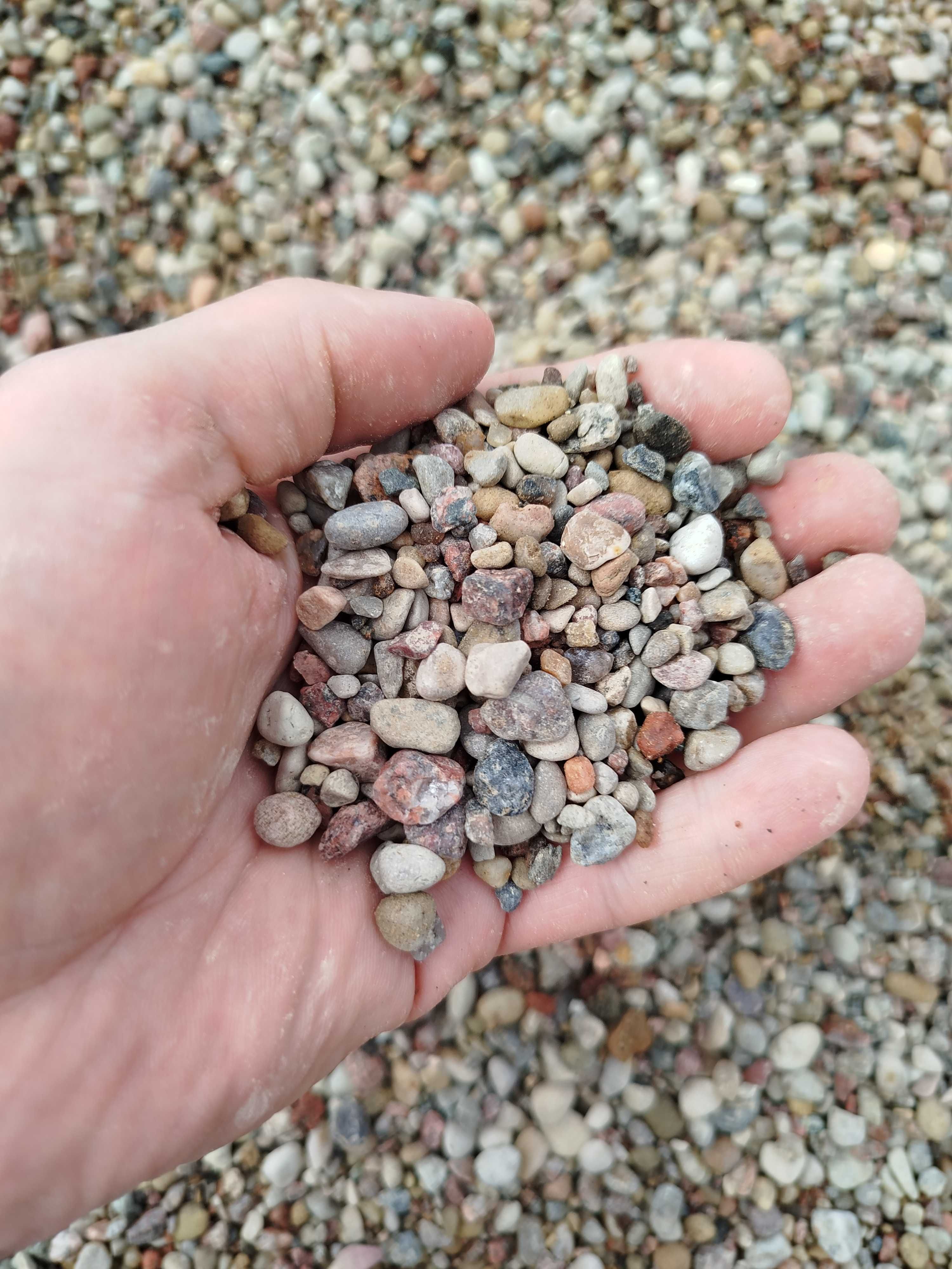 Podsypka pod kostkę * Piasek * Żwir * Tłuczeń * Kruszywa * Ziemia