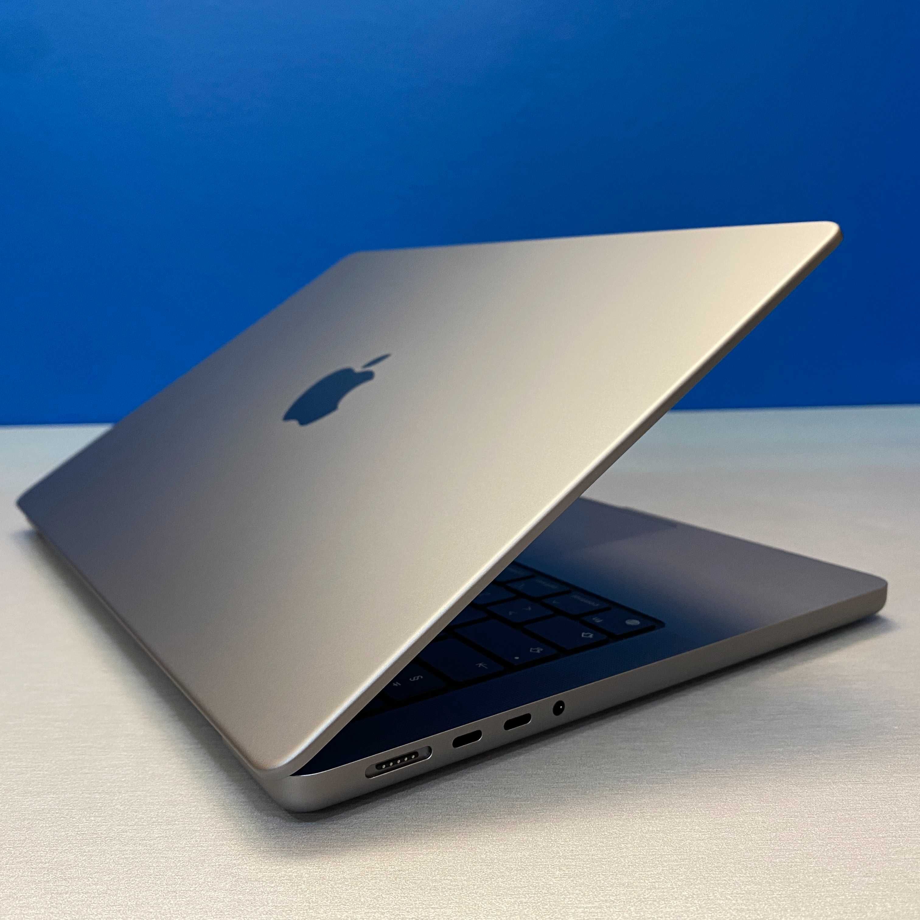 Apple MacBook Pro 14" (Late 2023) - M3 8-Cores/8GB/1TB SSD