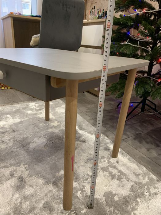 Дитячий стіл з стільцем