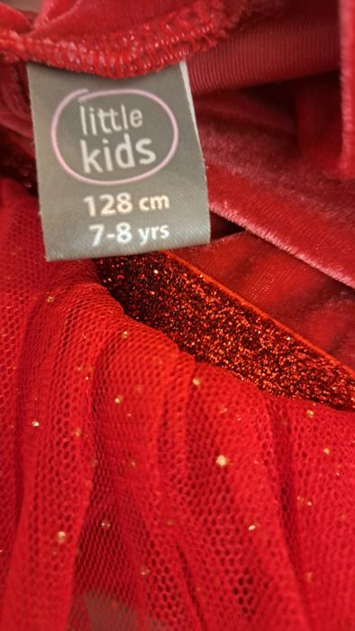 Czerwona sukienka 128