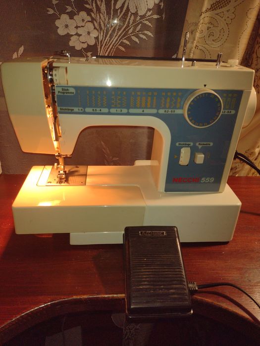 Швейна машина Necchi 559