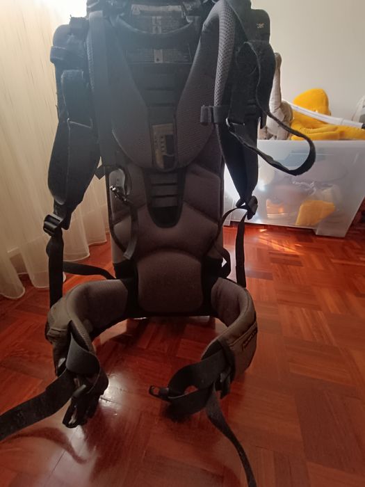 Porta-Bebé Caminhada Deuter Kid Comfort