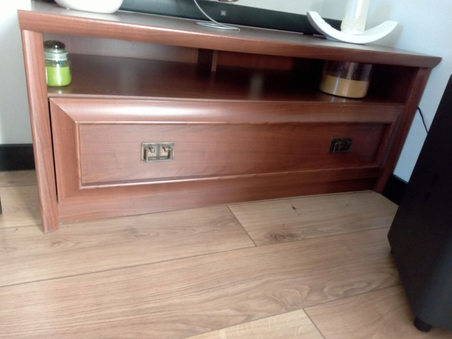 Meble do salonu w dobrym stanie