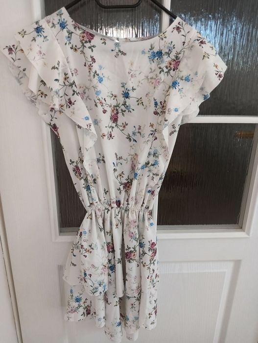 Sukienka w kwiatki