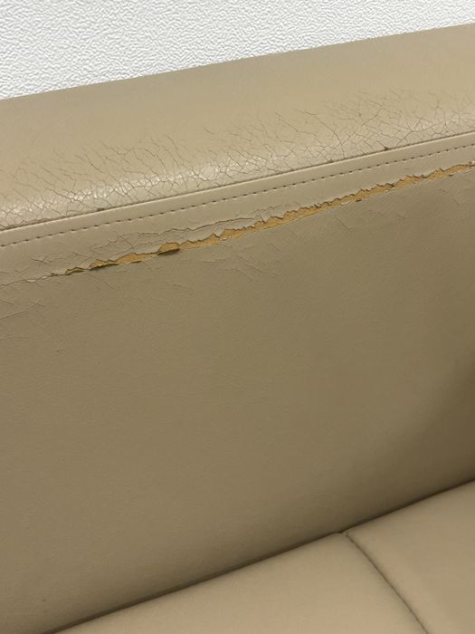 Офісний диван під реставрацію або перетяжку