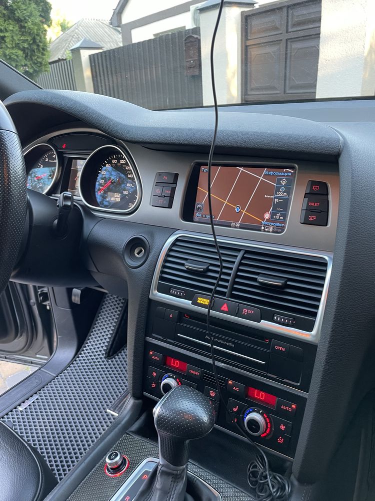 Audi Q7 Prestige S-line V12