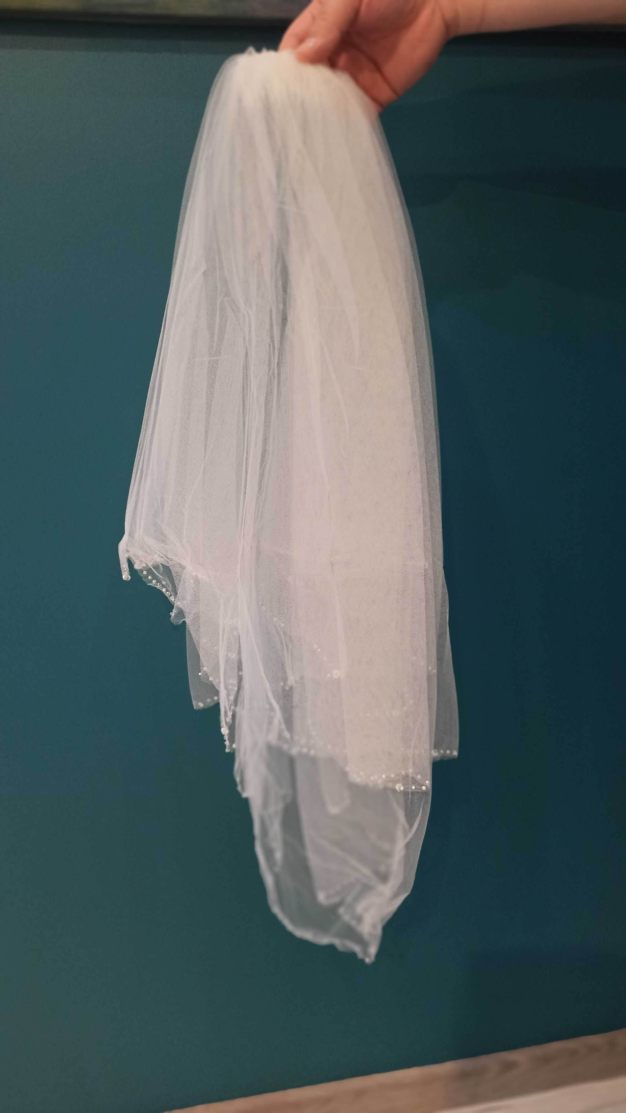 Suknia ślubna z przepiękną koronką + dodatki GRATIS