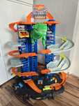Garaż t-rex hot wheels gjl14