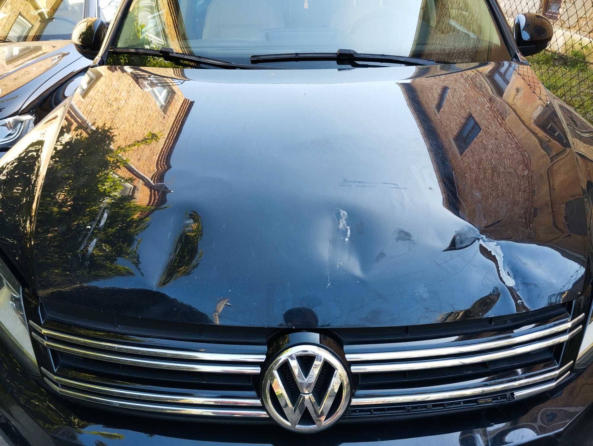 Капот з решіткою радіатора для VW Tiguan