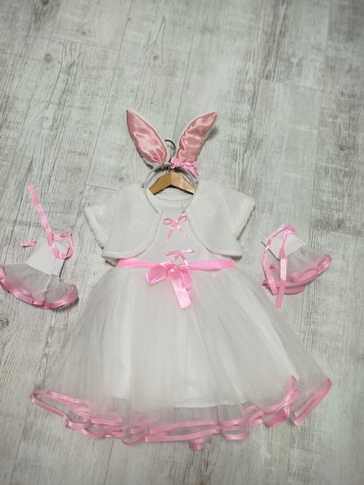 Костюм зайчика, сукня святкова на 3-4 роки