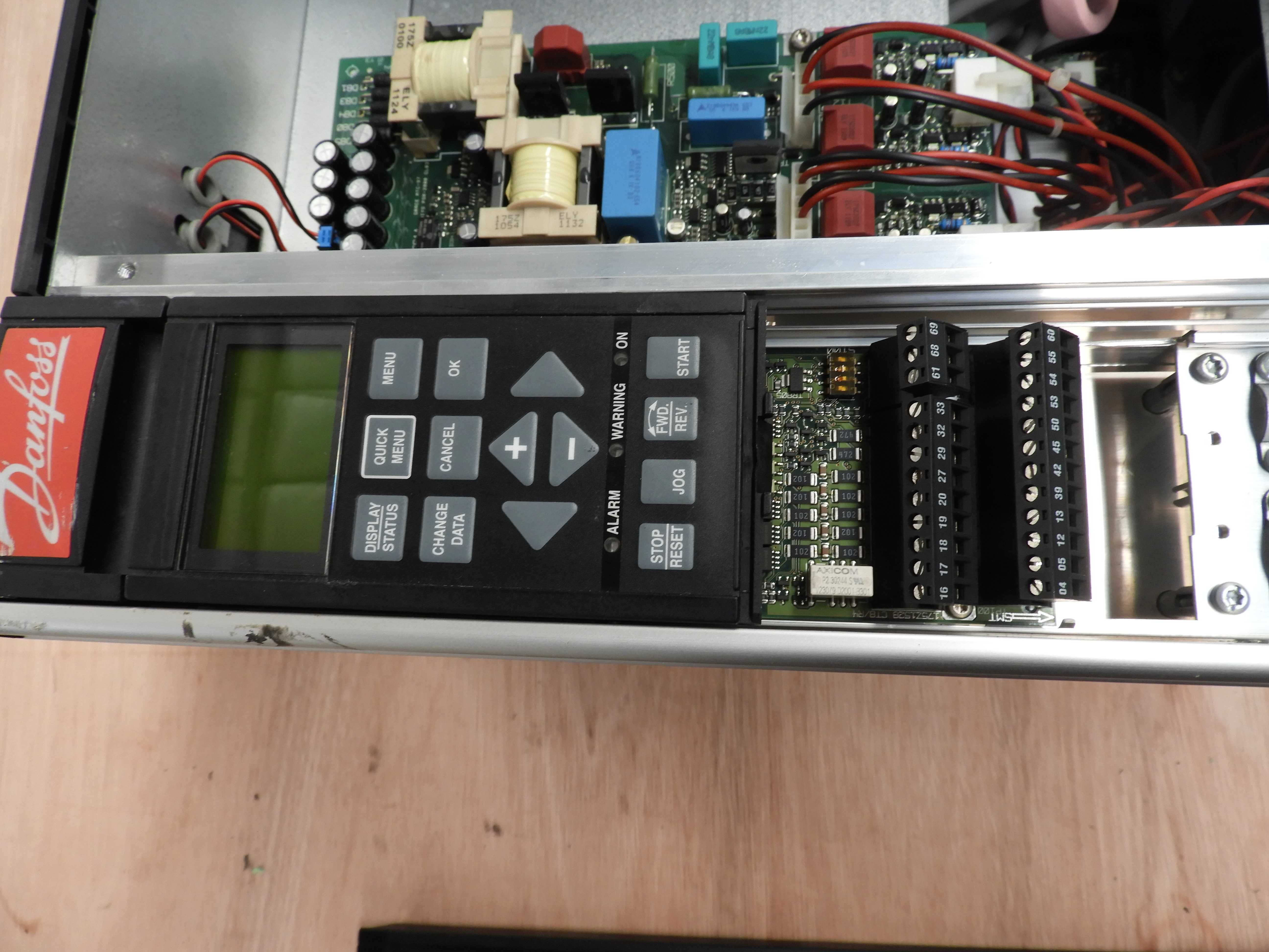 Falownik Danfoss VLT5000 VLT5052P 64.7 KVA