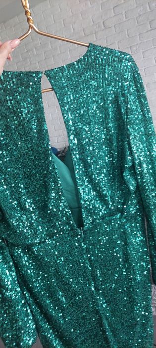 Святкова сукня в пайетках