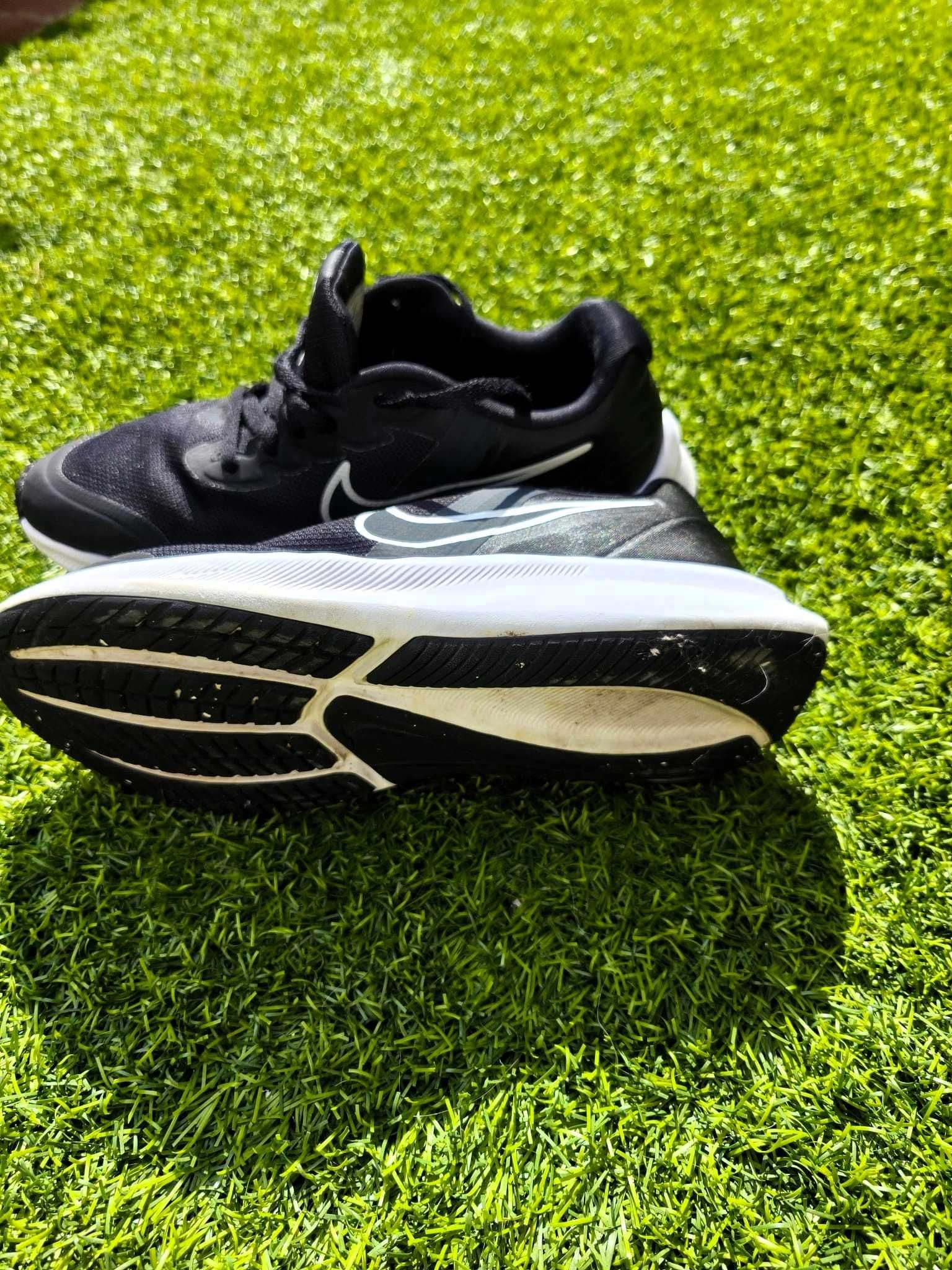 Ténis NIKE Soft - Pretos - Tamanho 36