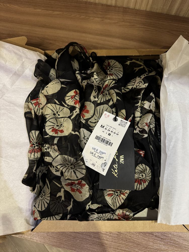 Шелковое платье  Zara x Kate Moss, размер М, новое