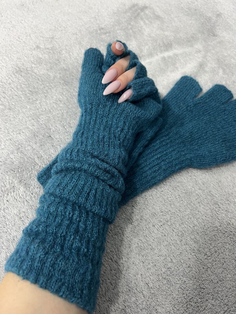 Тёплые новые перчатки