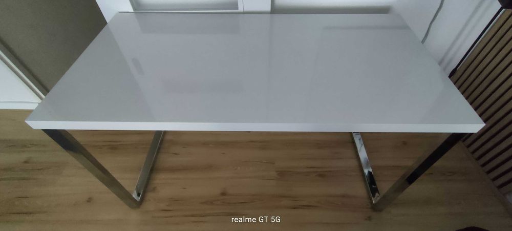 Biurko, stół. Biały połysk