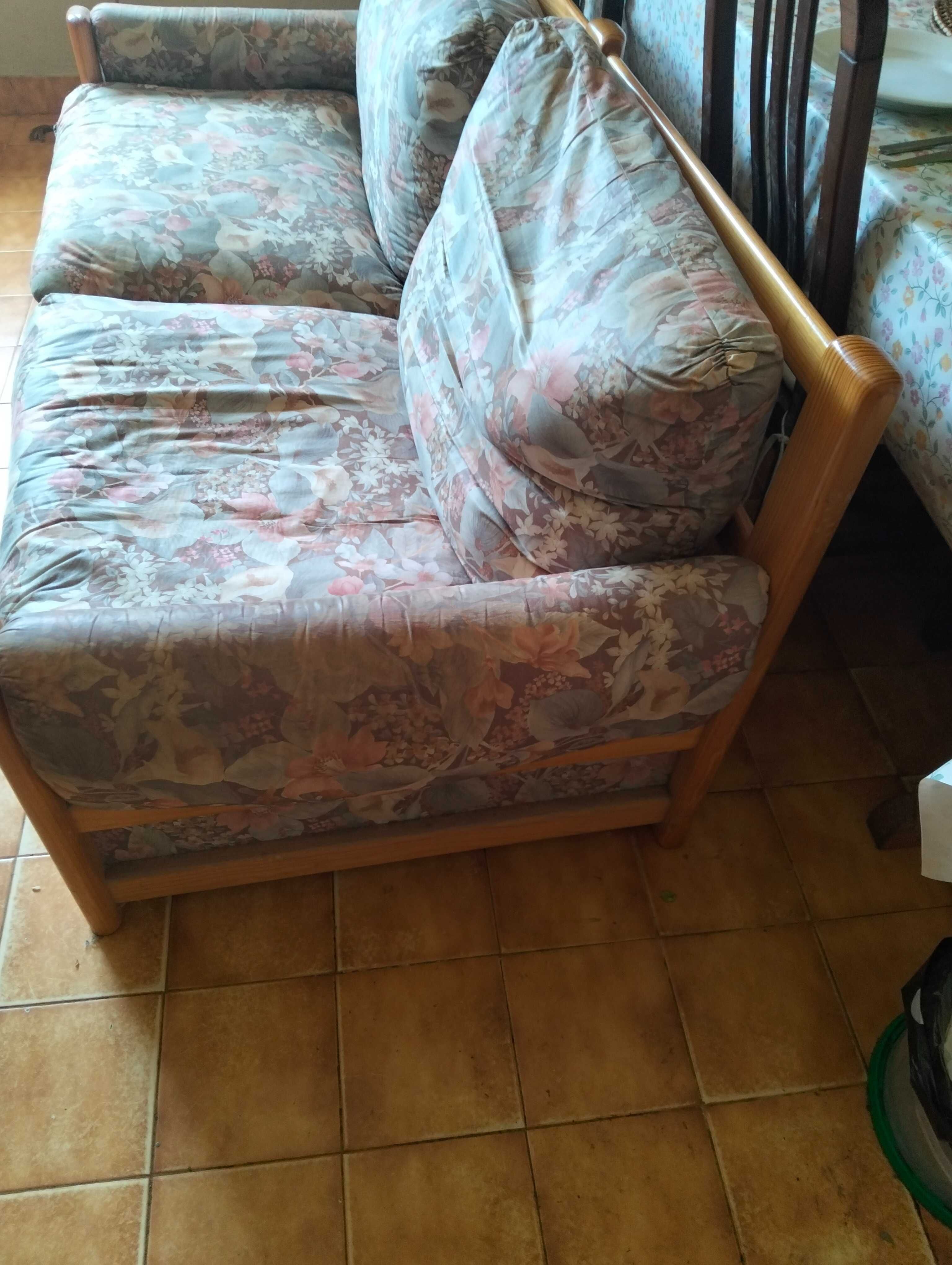 Sofá de 3 lugares e sofá de 1 lugar