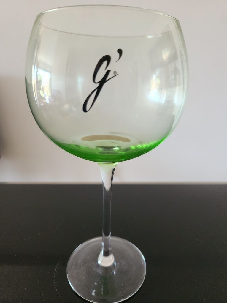 VENDO TAÇAS de vidro (para bar)