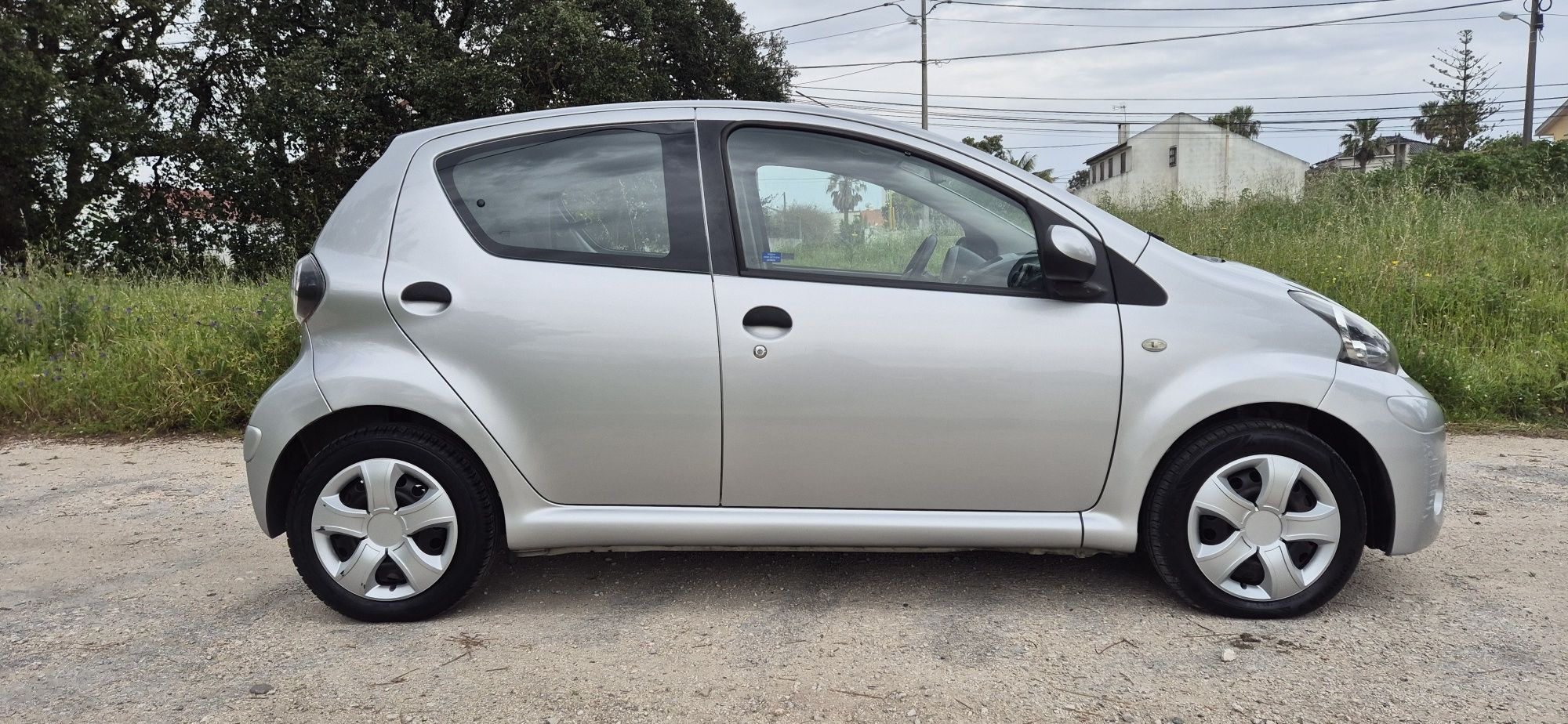 Toyota Aygo 1.0 5 Portas AC  de 2013 APENAS 81.000KM