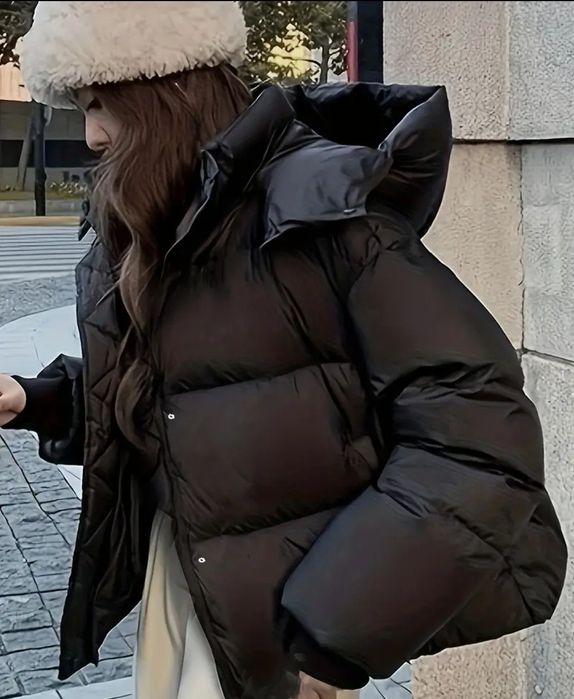 Продаю чорну жіночу куртку