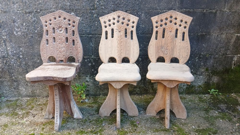 Vendo 3 cadeiras madeira trabalhadas à mão