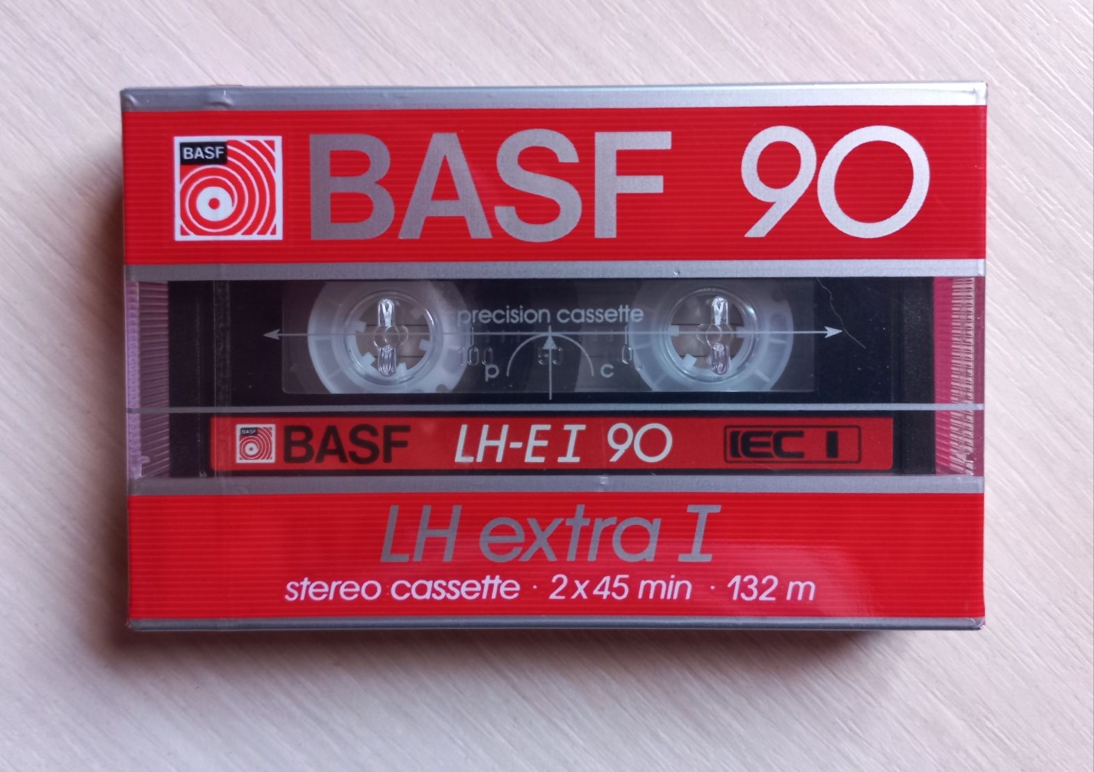 Аудиокассета BASF LH-EI 90. Новая, запечатанная.