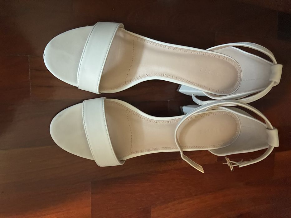 Buty elegancie rozmiar 40 firma mohito
