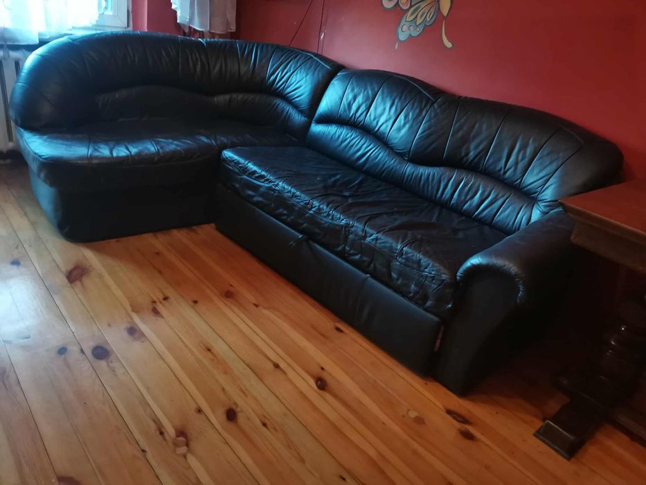 Naroznik + fotel skorzany z funkcja spania kolor czarny