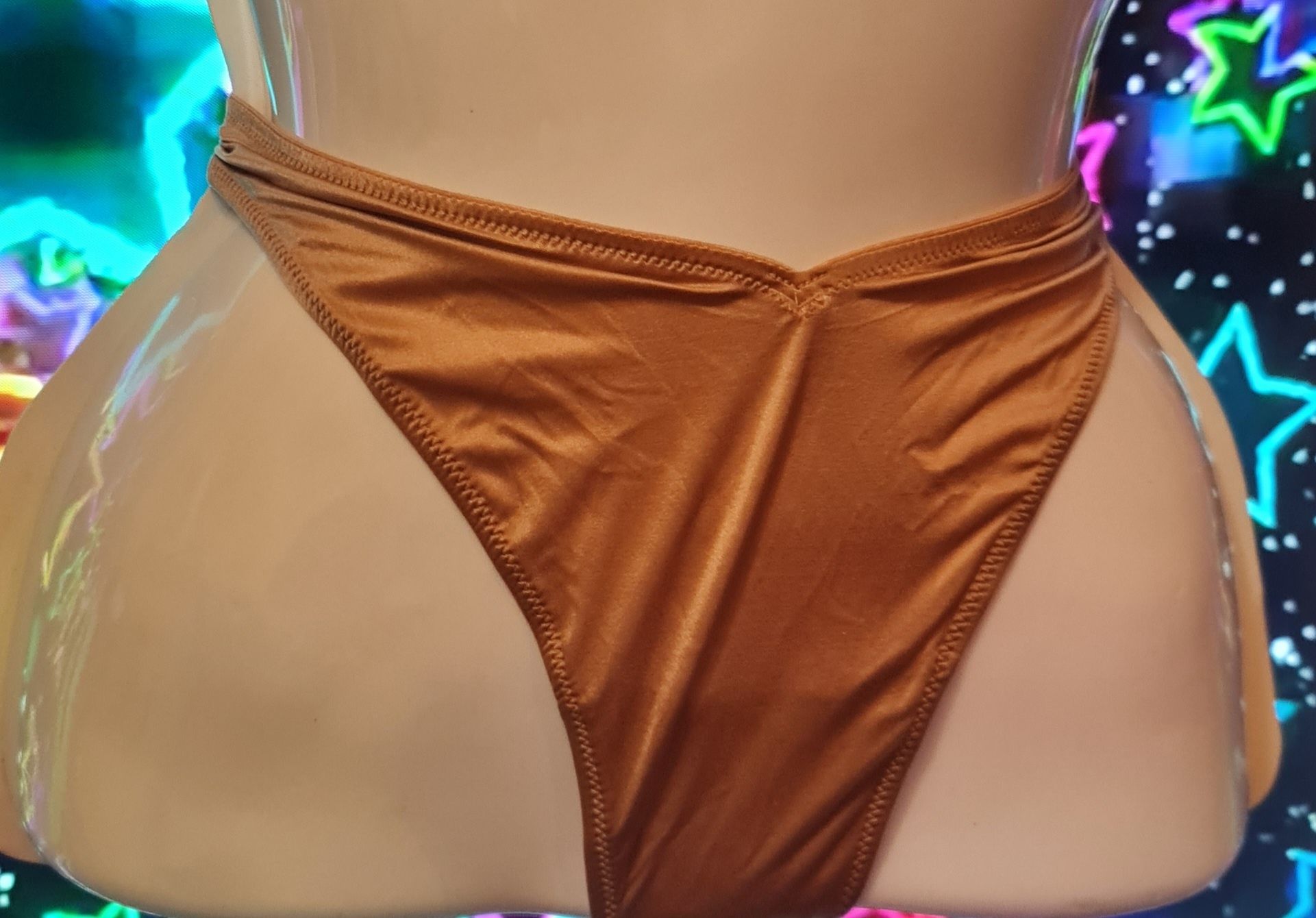 Stringi Victoria's Secret, brązowe, ładny tył, rozmiar L/170/80A