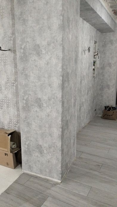 Поклейка шпалер обоев обоїв, покраска від майстрів