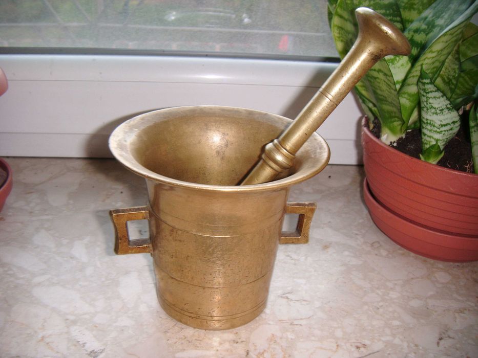 Stary mosiężny moździerz z tłuczkiem (1,7kg)