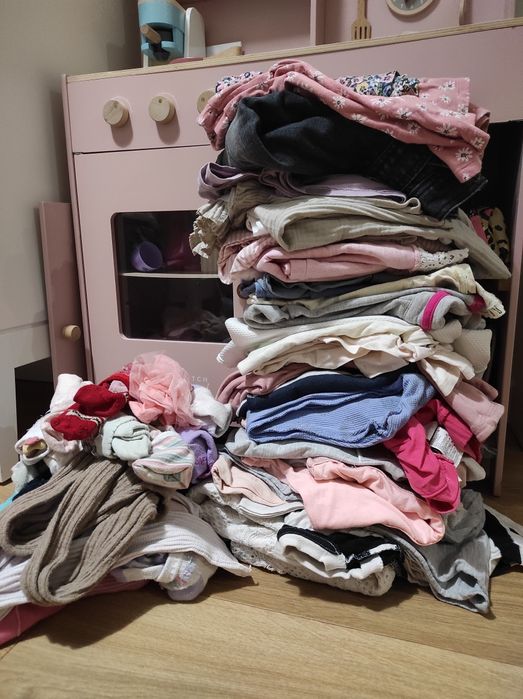 Paka ubrań dla dziewczynki 134 rajstopy spodnie bluza bluzki