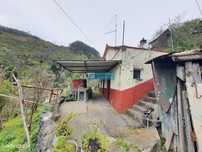 Moradia T2, estilo madeirense, com boa vista