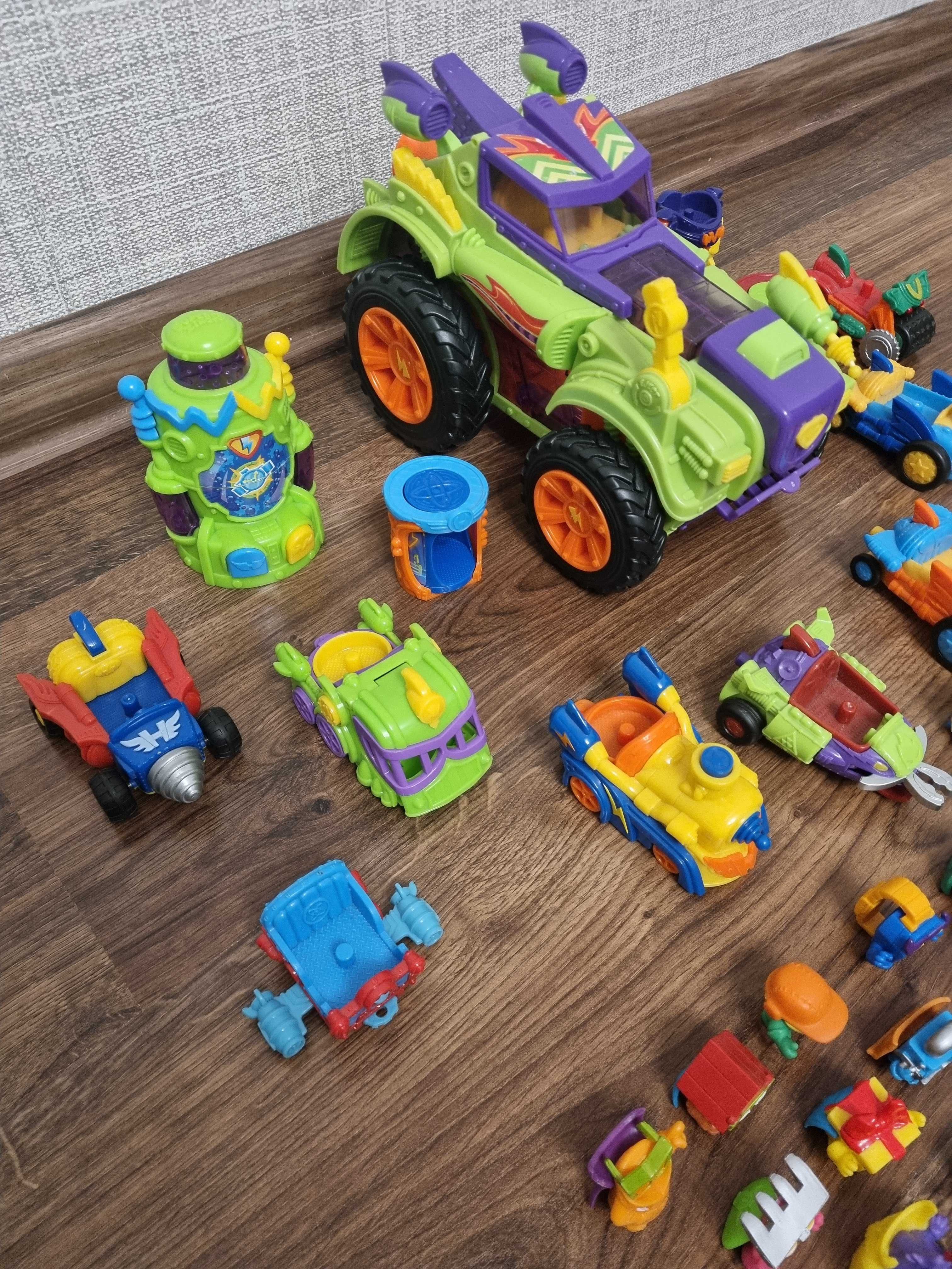 Zestaw Super Zings - auto, zingsy, pojazdy, robot...