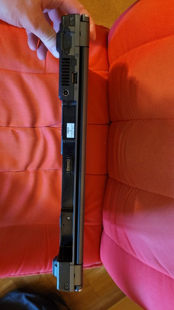 Laptop uszkodzony