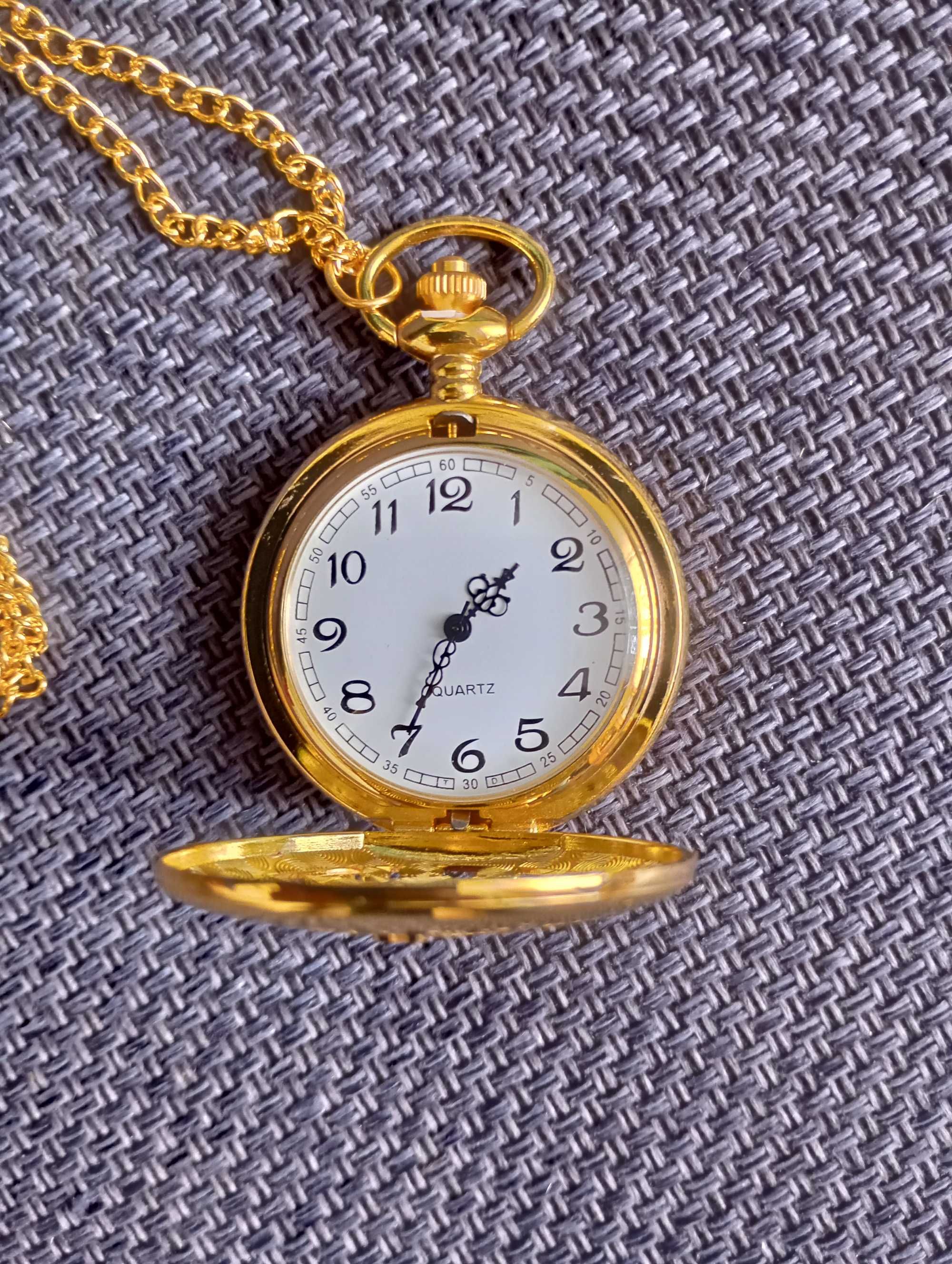 Zegarek Na Łańcuszku Vintage retro Ażurowy Kompas Złoty