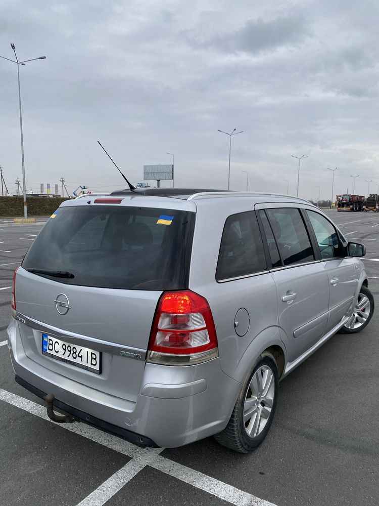 Opel Zafira b 92 kwt Panorama